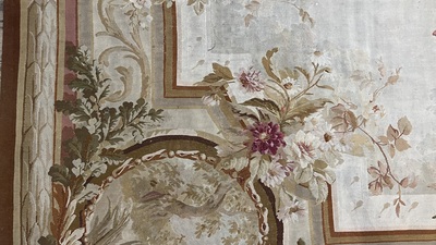 Grand tapis Aubusson &agrave; d&eacute;cor floral et de paysages, France, 19&egrave;me