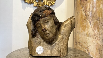 Christ en bois sculpt&eacute; et polychrom&eacute;, 17&egrave;me