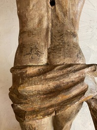 Een grote houten Corpus Christi met sporen van polychromie, late 16e eeuw