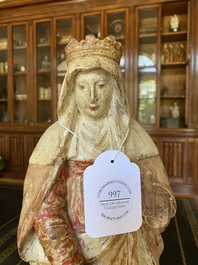 Een polychrome houten sculptuur van Elisabeth van Th&uuml;ringen of Elisabeth van Hongarije, late 16e eeuw