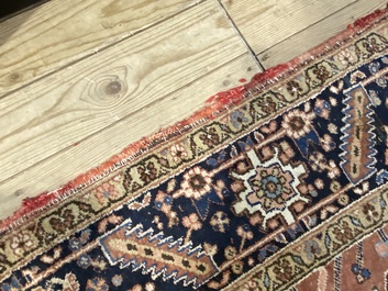 Grand tapis Heriz &agrave; d&eacute;cor ornemental, d&eacute;but du 20&egrave;me