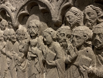 Relief en gr&egrave;s figurant Christ et les douze ap&ocirc;tres, 20&egrave;me