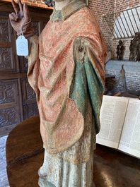 Een grote Duitse polychrome eikenhouten bisschop, Bovenrijn gebied, late 15e eeuw