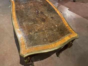 A French Louis XV gilt bronze-mounted mahogany veneer leather-topped writing desk, 18/19th C.