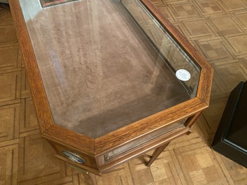 A French marquetry table display mounted with Wedgwood plaques, 2nd half 19th C.