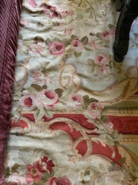 A large French Aubusson rug with floral design, 19th C.