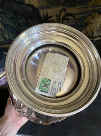 A French silver ice bucket with floral design, 19/20th C.