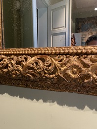 Miroir en bois finement sculpt&eacute; et dor&eacute;, probablement Italie, 17/18&egrave;me