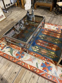 Tapis oriental en laine &agrave; d&eacute;cor floral et motifs g&eacute;om&eacute;triques, 20&egrave;me