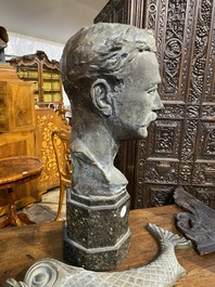 Buste d'homme en bronze sur socle en marbre, 20&egrave;me