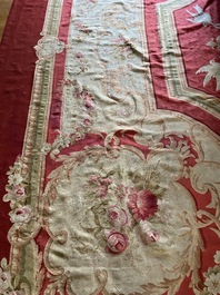 Grand tapis Aubusson &agrave; d&eacute;cor floral, France, 19&egrave;me