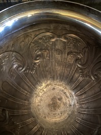 A French silver ice bucket with floral design, 19/20th C.