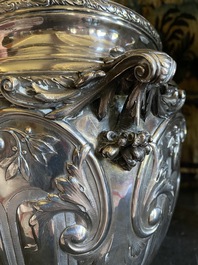 A French silver ice bucket with floral design, 19/20th C.