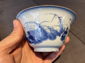 Bol en porcelaine de Chine en bleu et blanc &agrave; d&eacute;cor de p&ecirc;cheurs, marque de Chenghua, Kangxi