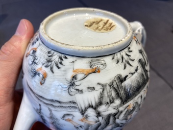 Th&eacute;i&egrave;re couverte en porcelaine de Chine &agrave; d&eacute;cor en grisaille d'une sc&egrave;ne d'Europ&eacute;ens, Qianlong