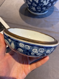 A Chinese blue and white 'cranes' jar and cover, 19/20th C.