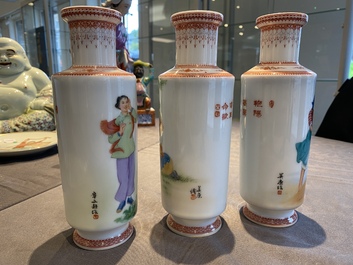 Trois vases en porcelaine de Chine &agrave; d&eacute;cor de la R&eacute;volution Culturelle, sign&eacute;s Zhang Wenchao 章文超 et Wu Kang 吳康