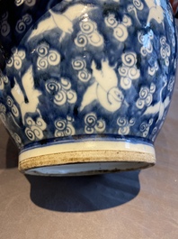 A Chinese blue and white 'cranes' jar and cover, 19/20th C.