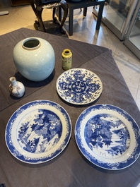 Six various Chinese blue and white, celadon and famille rose porcelain wares, 19/20th C.