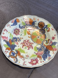 Trois paires d'assiettes en porcelaine de Chine famille rose, Qianlong