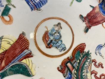 Paire de plats en porcelaine de Chine famille rose, 19&egrave;me