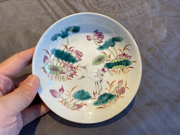 A Chinese famille rose 'two cranes' plate, Xiao Pu Shi Zhi 小圃氏製 mark, 19th C.