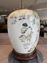 Een Chinese qianjiang cai pot tot lamp omgevormd, gesigneerd Ma Qing Yun 馬慶雲, 19e eeuw