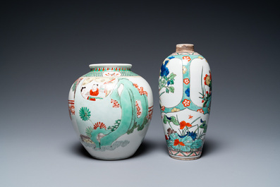 Three Chinese famille rose vases, two famille verte vases and a dish, 19/20th C.