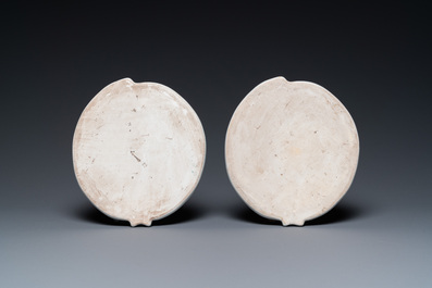 Quatre pi&egrave;ces en porcelaine de Chine &agrave; d&eacute;cor de la R&eacute;volution Culturelle