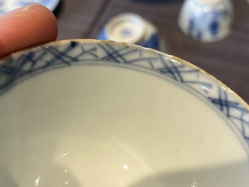 14 pi&egrave;ces &agrave; th&eacute; en porcelaine de Chine en bleu et blanc, Kangxi et post&eacute;rieur