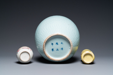 Six various Chinese blue and white, celadon and famille rose porcelain wares, 19/20th C.