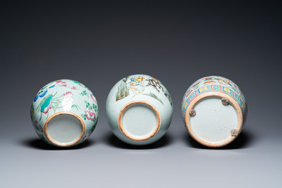 Three Chinese famille rose vases, two famille verte vases and a dish, 19/20th C.