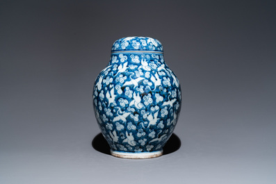 A Chinese blue and white 'cranes' jar and cover, 19/20th C.