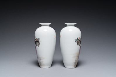 Twee paar Chinese vazen met Culturele Revolutie decor van boerinnen, &eacute;&eacute;n gesigneerd Kang Zhicheng 康志誠, Zhong Guo Jingdezhen Zhi 中國景德鎮製 merk