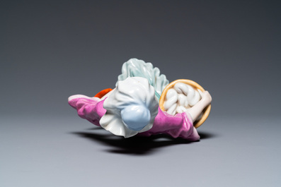 Sculpture d'une femme de la R&eacute;volution Culturelle en porcelaine de Chine