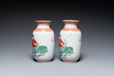 Trois paires de vases en porcelaine de Chine &agrave; d&eacute;cor de la R&eacute;volution Culturelle, marque de Zhong Guo Jing De Zhen Zhi 中國景德鎮製