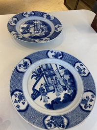Twee Chinese blauw-witte schotels, Chenghua merk, Kangxi