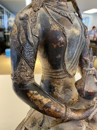 Grand Bouddha Amitayus en bronze dor&eacute; et laqu&eacute;, Chine, 18/19&egrave;me