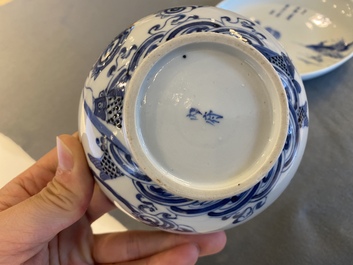 Bol et assiette en porcelaine de Chine 'Bleu de Hue' pour le Vietnam, marques de Ngoạn ngọc et Nội ph&uacute;, 19&egrave;me