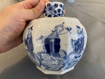 Drie Chinese blauw-witte vazen, 19e eeuw