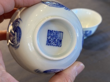 A pair of Chinese blue and white cups, Daoguang mark, 19/20th C.