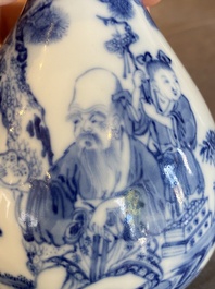 A Chinese 'Bleu de Hue' Vietnamese market 'Shou Lao' bottle vase, 18/19th C.
