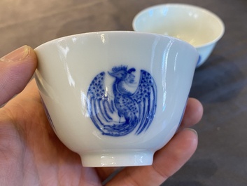 Paire de bols en porcelaine de Chine en bleu et blanc &agrave; d&eacute;cor de ph&eacute;nix, marque de Daoguang, 19/20&egrave;me