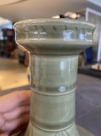 Een Chinese flesvormige celadon vaas met onderglazuur decor, wellicht Qianlong