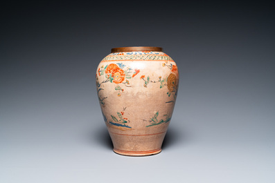 A Japanese Hizen Kakiemon-style vase with copper rim, Edo, 18th C.