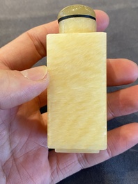 A square Chinese jellow jade snuff bottle, Qing