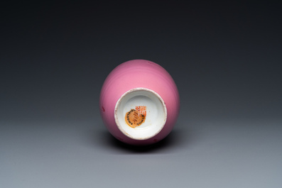 A Chinese pink-glazed puce-decorated 'Zhao Zilong' vase, Qianlong mark, 19th C.