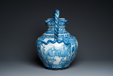 Grand vase en fa&iuml;ence de Delft en bleu et blanc &agrave; d&eacute;cor d'un manoir, 1er quart du 18&egrave;me