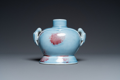 Een Chinese lavendelblauwe 'papegaaien' vaas met koperrode spatten, Yongzheng merk maar wellicht later