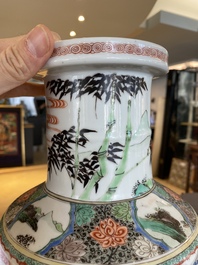 Vase de forme rouleau en porcelaine de Chine famille verte, Kangxi